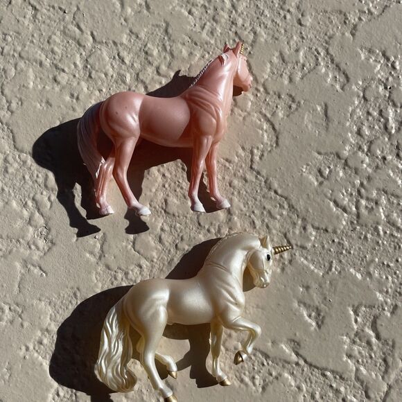 Breyer Stablemates lot of 2 Horse unicorn Pink Gold - Picture 4 of 7